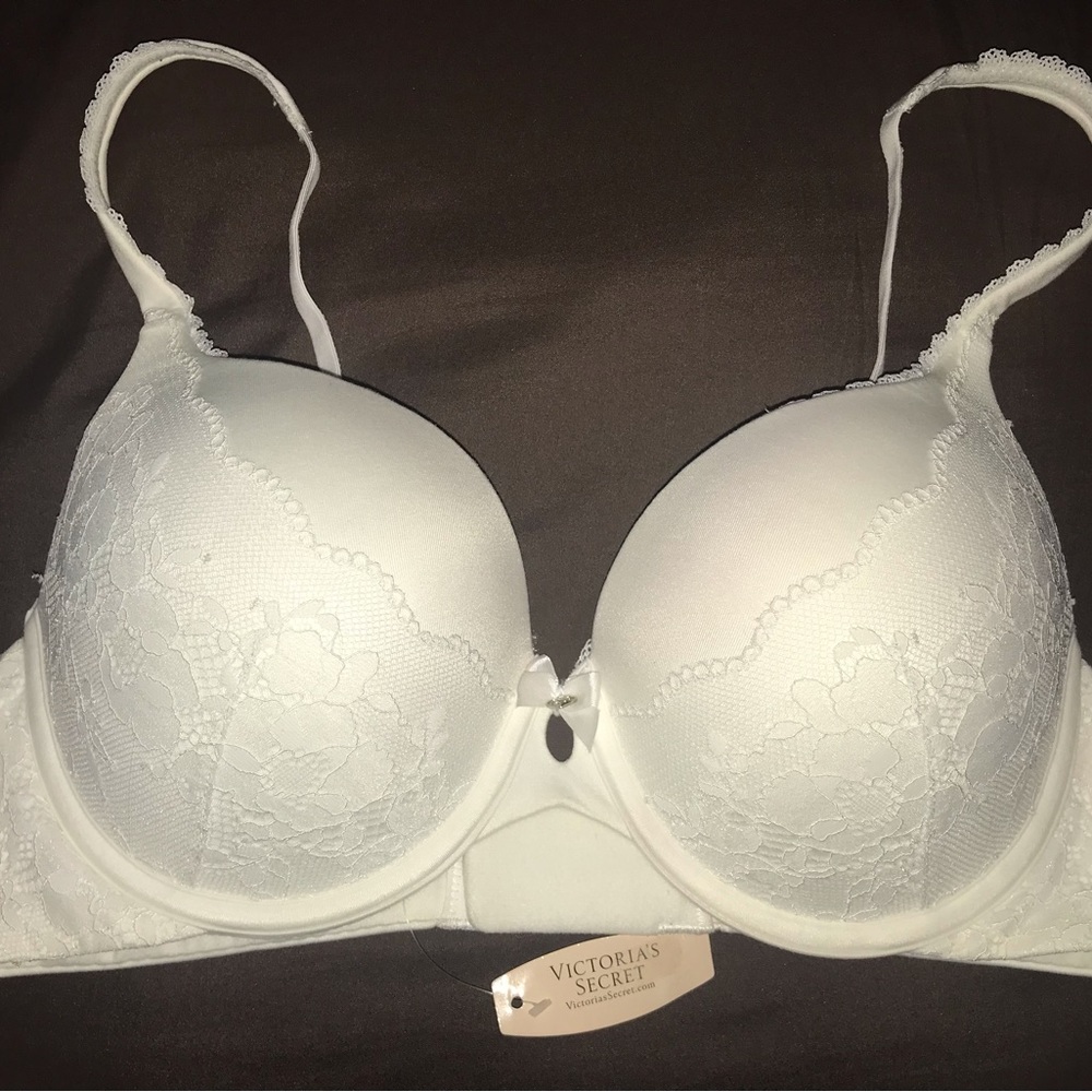 New Victoria Secret white bra. Size 34 D